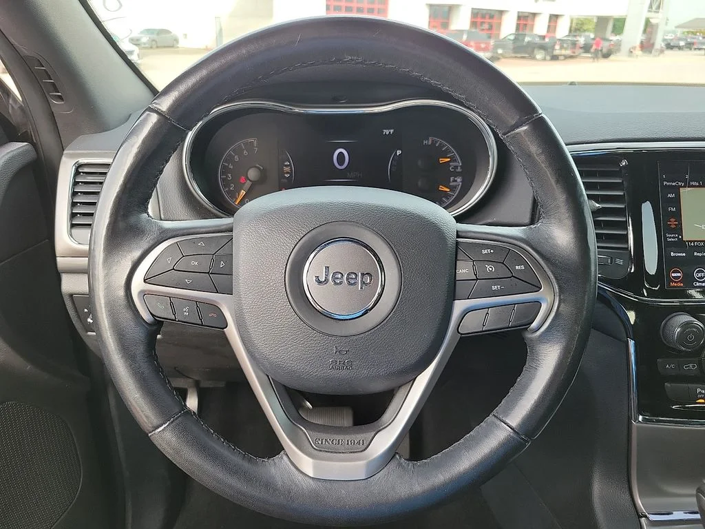 Used 2020 Gray Jeep Laredo E image 19