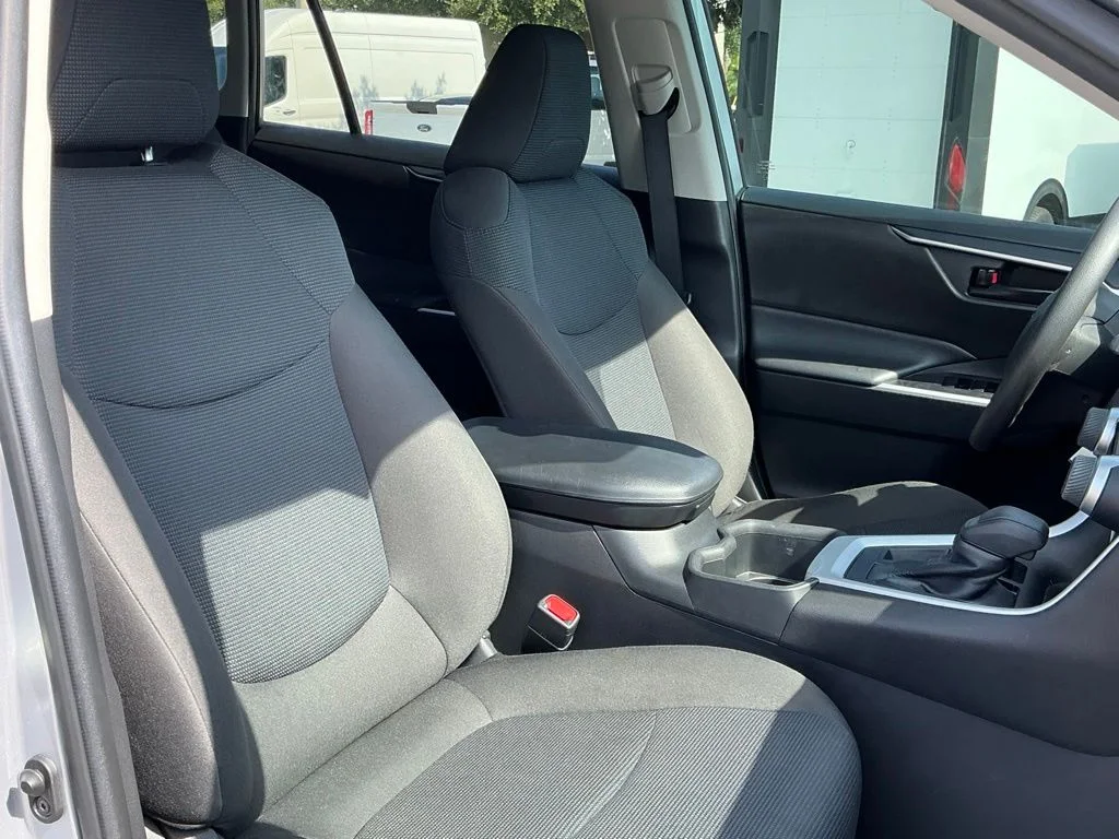 Used 2022 Silver Toyota LE image 18