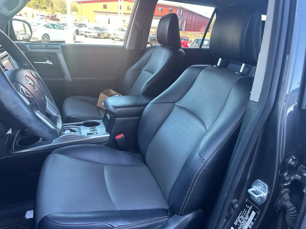 Used 2018 Magnetic Gray Metallic Toyota SR5 Premium image 20