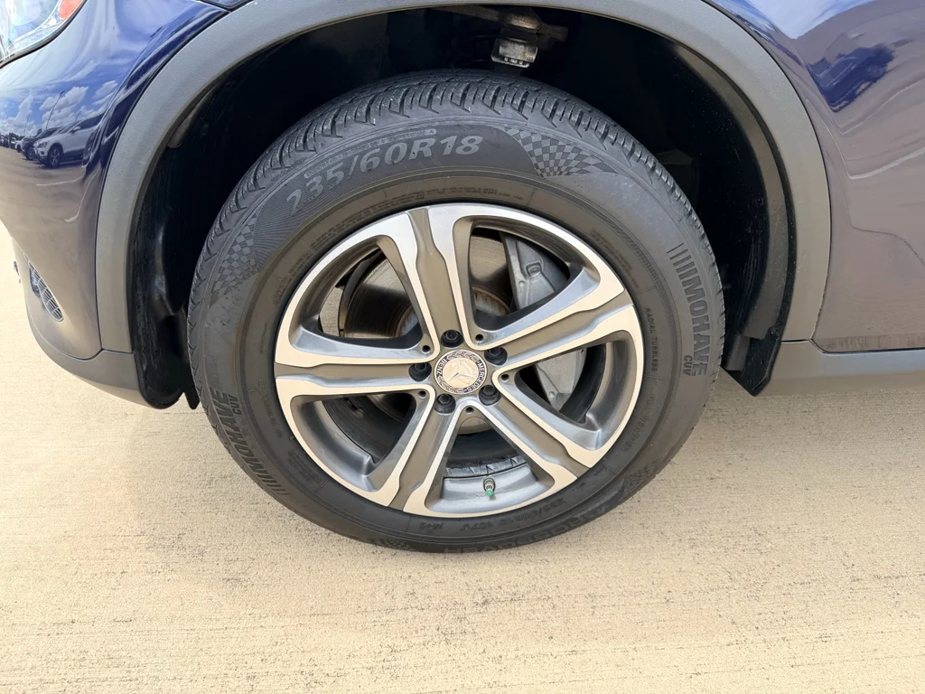 Used 2016 Lunar Blue Metallic Mercedes-Benz 300 image 30