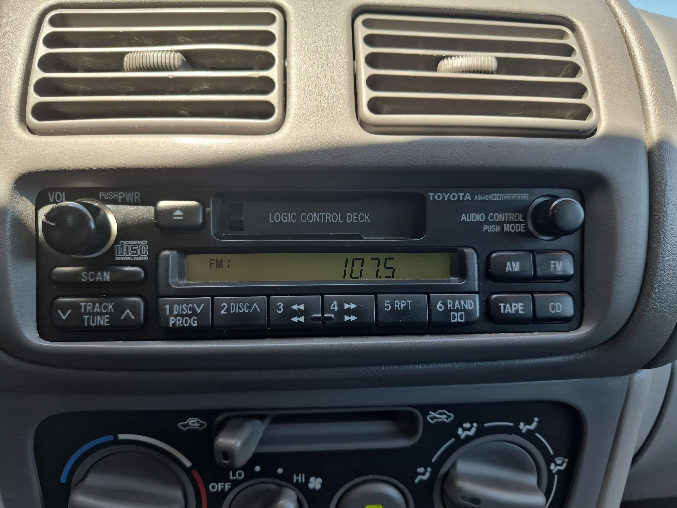Used 1998 Brilliant Blue Pearl Toyota LE image 16