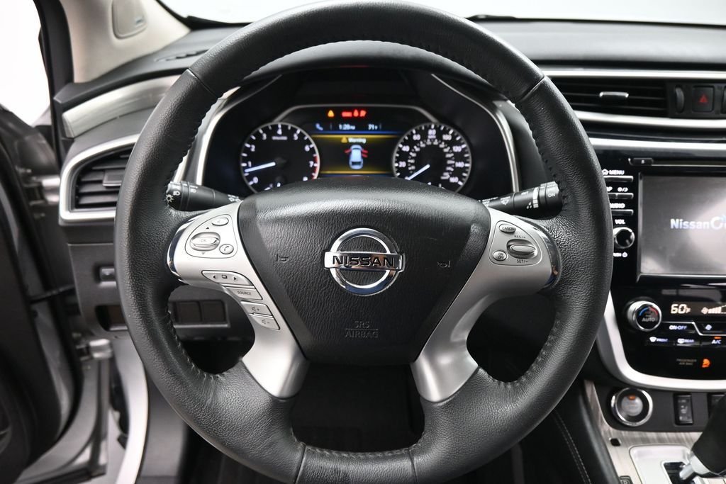 Used 2016 Silver Nissan SL image 11