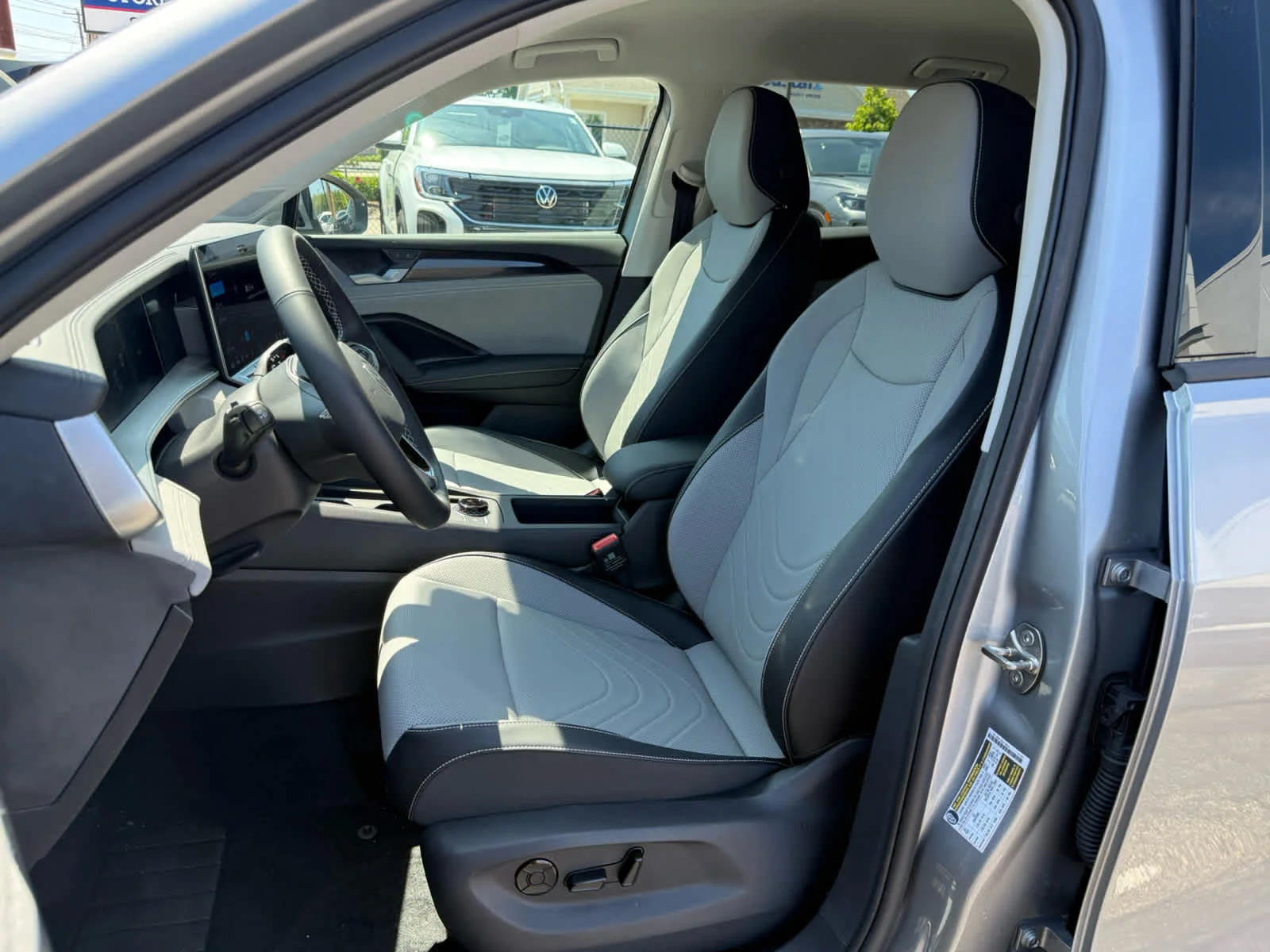 New 2026 Pyrite Silver Metallic Volkswagen SE image 16