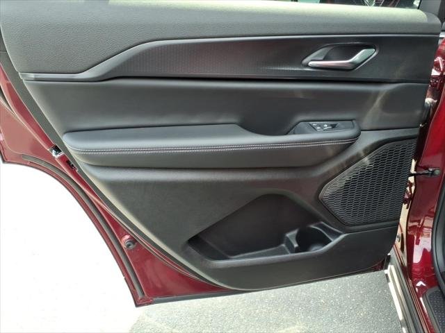 New 2026 Velvet Red Pearl-Coat Exterior Paint Jeep Laredo X image 22