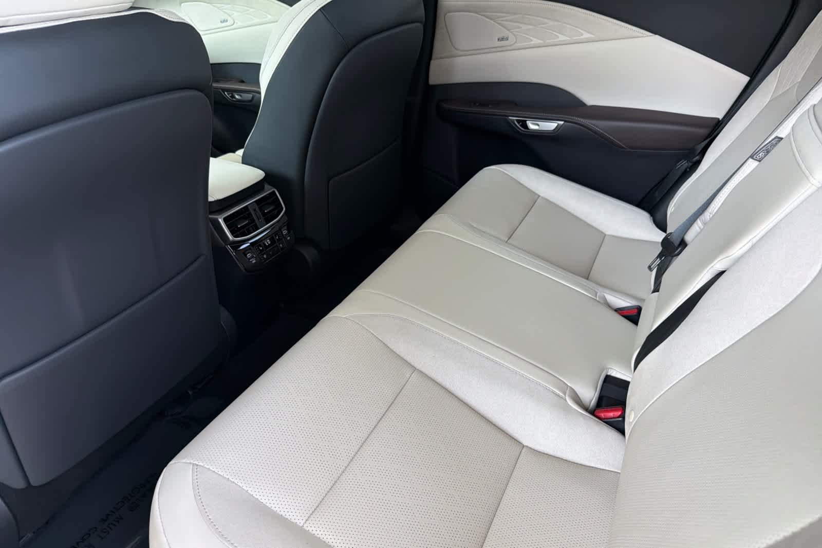 New 2026 Eminent White Pearl Lexus RX 350h LUXURY AWD image 4