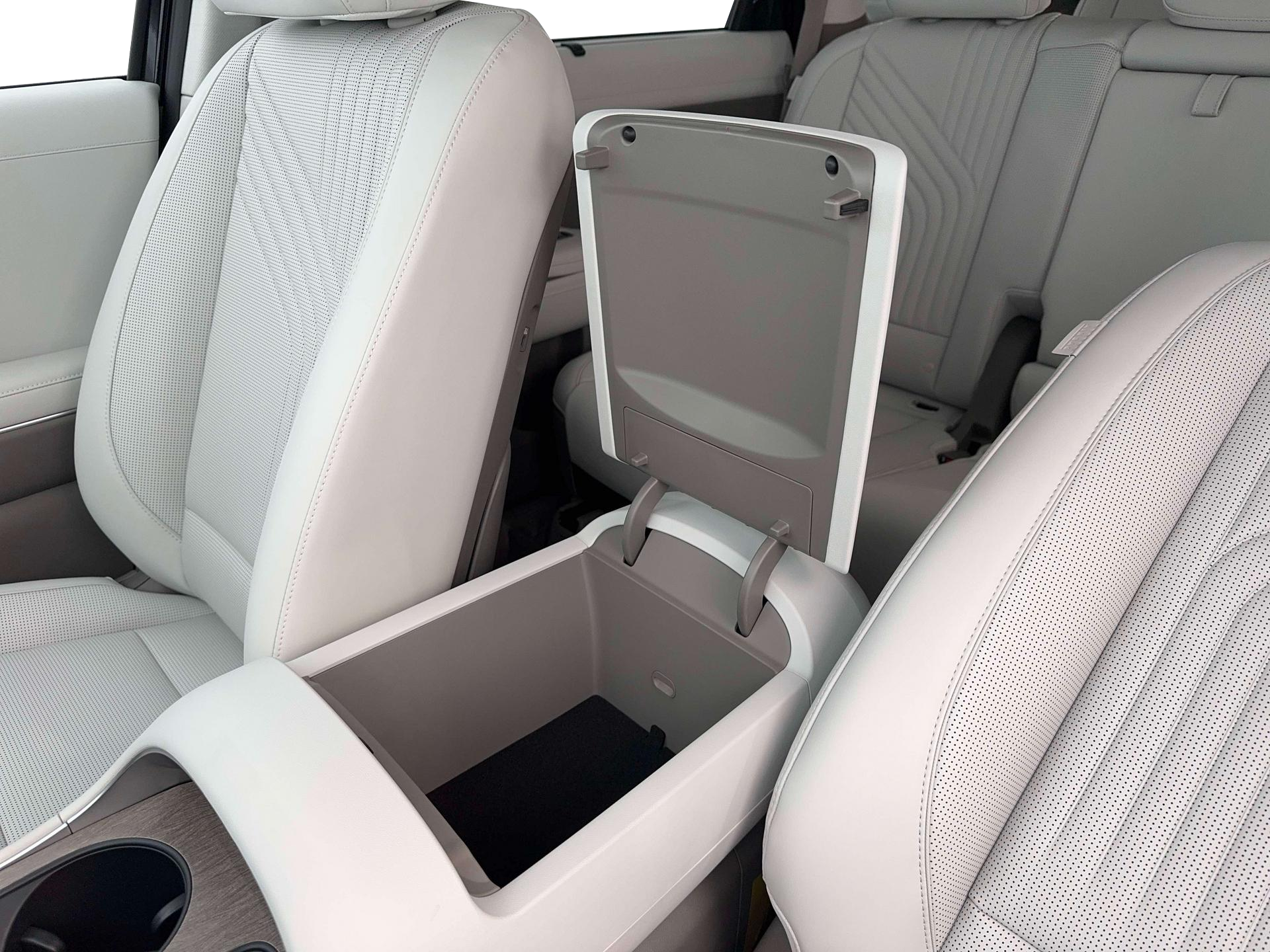 New 2026 Silver Hyundai SEL FWD image 18