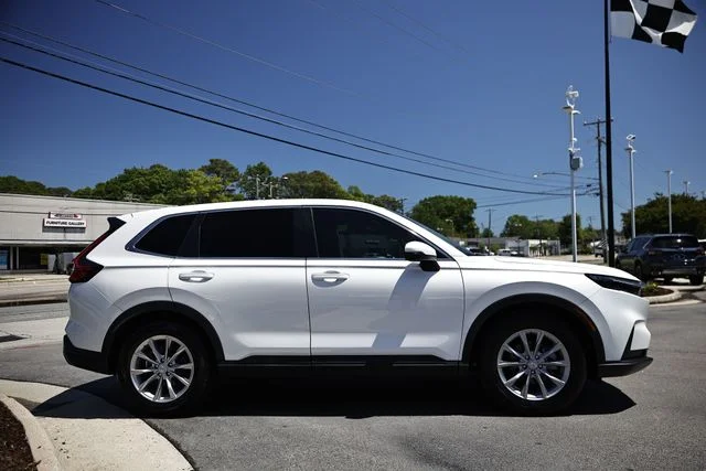 Used 2023 White Honda EX image 9