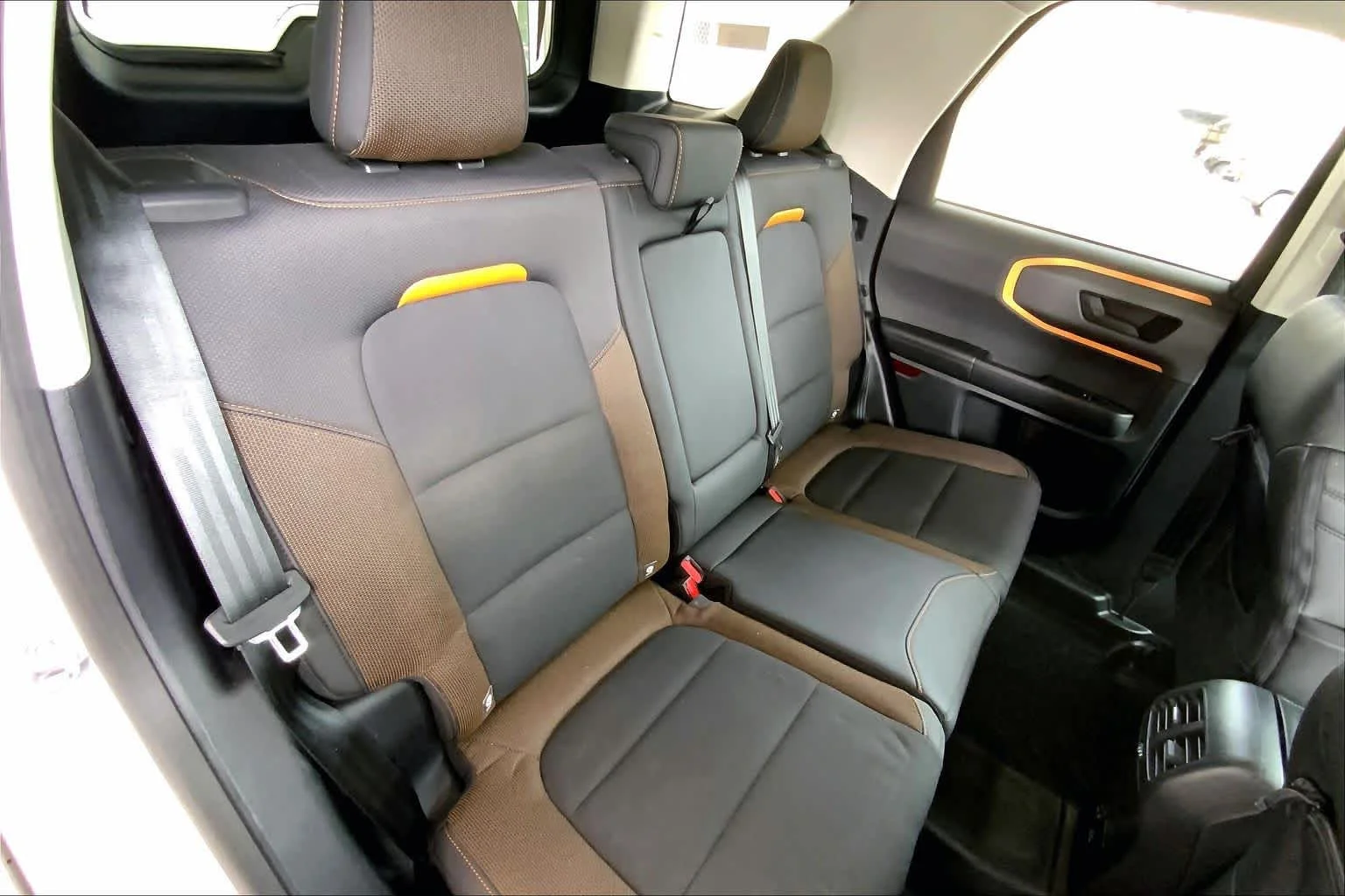 Used 2022 Oxford White Ford Badlands image 20