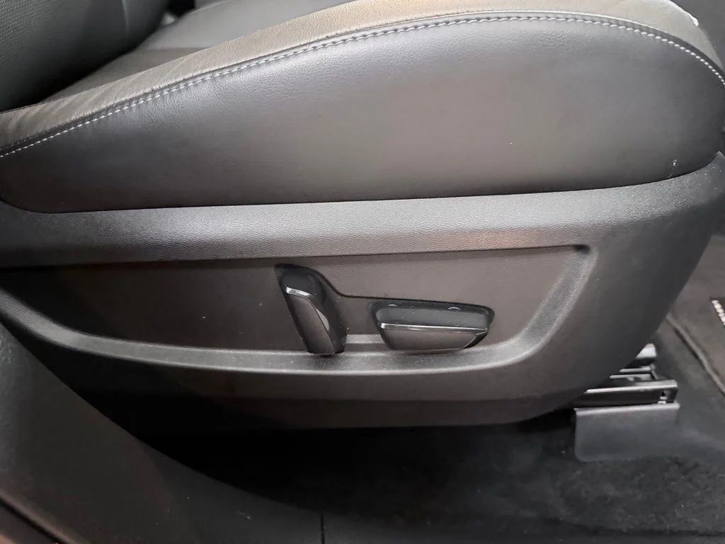Used 2023 Gray INFINITI LUXE image 37