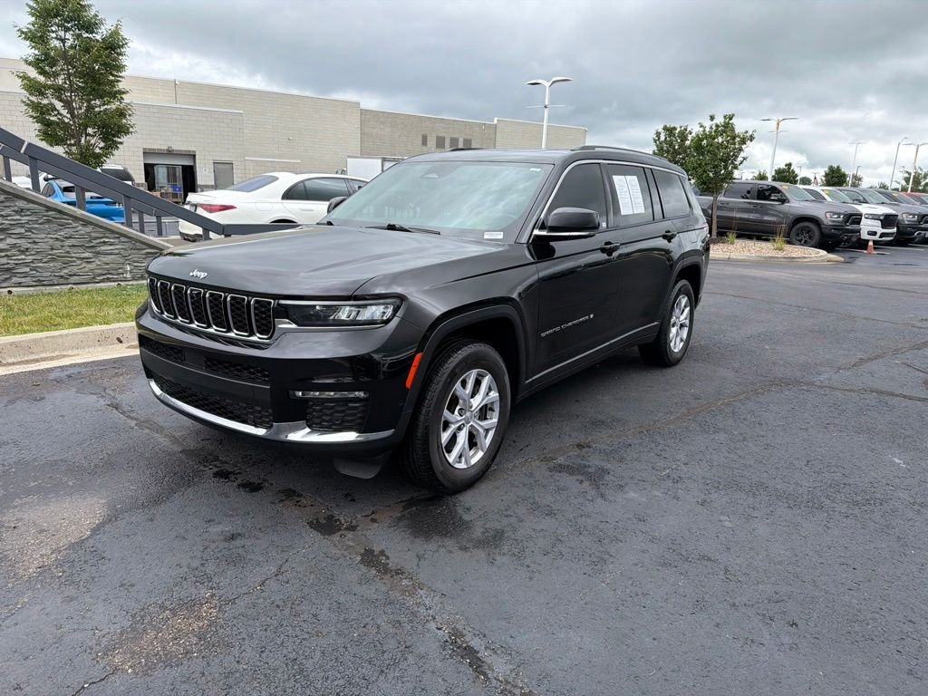 Used 2022 Black Jeep Limited image 3