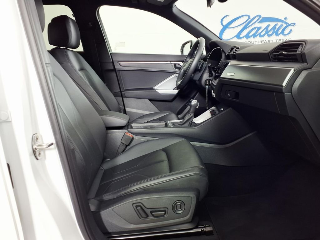 Used 2025  Audi Premium image 11