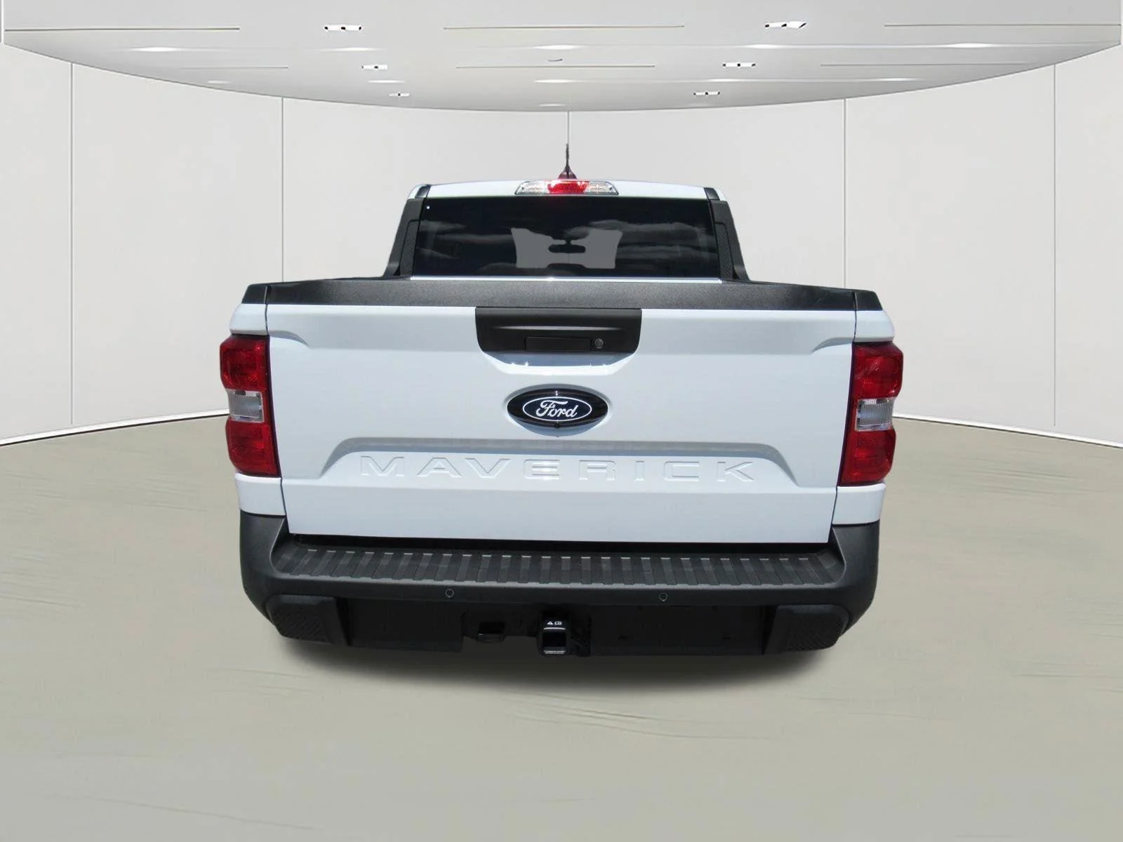 New 2026 Oxford White Ford XLT image 6