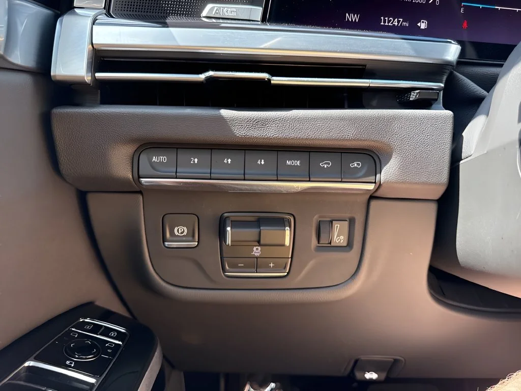 Used 2025 Black Cadillac Sport image 25