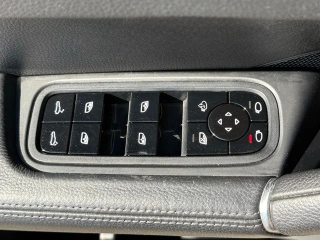 Used 2019 Black Porsche Base image 14