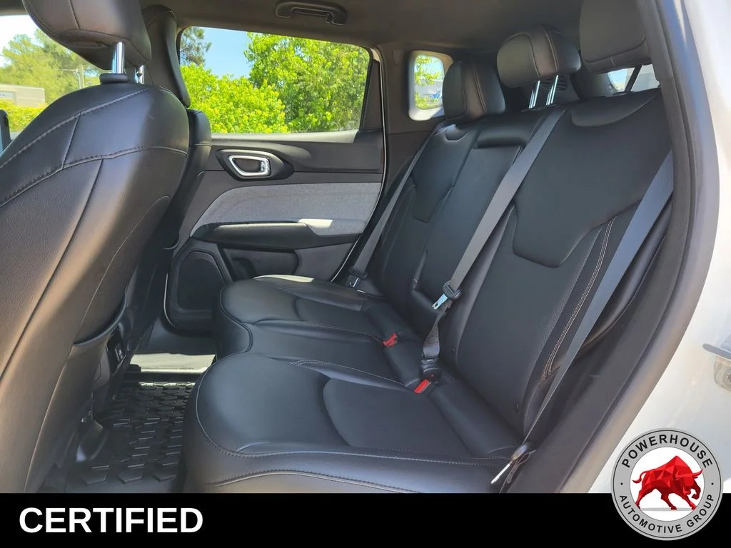 Used 2023 White Jeep Latitude Lux image 16