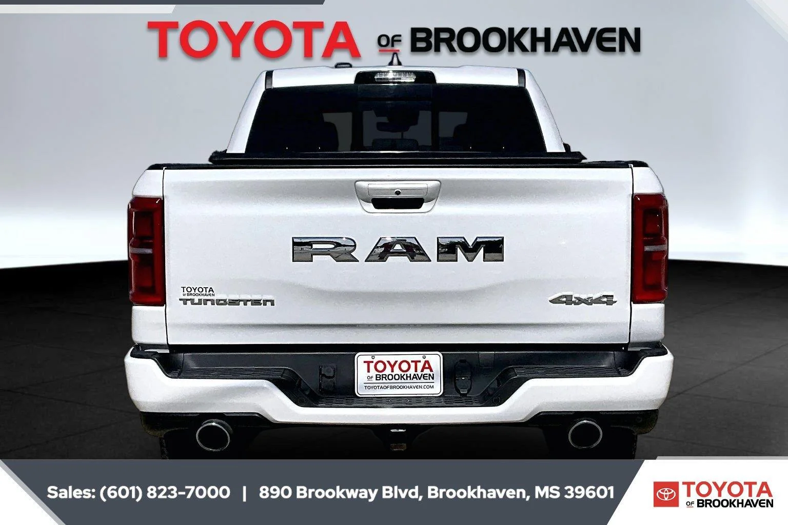 Used 2025 Ivory White Tri-Coat Pearlcoat Ram Tungsten image 4