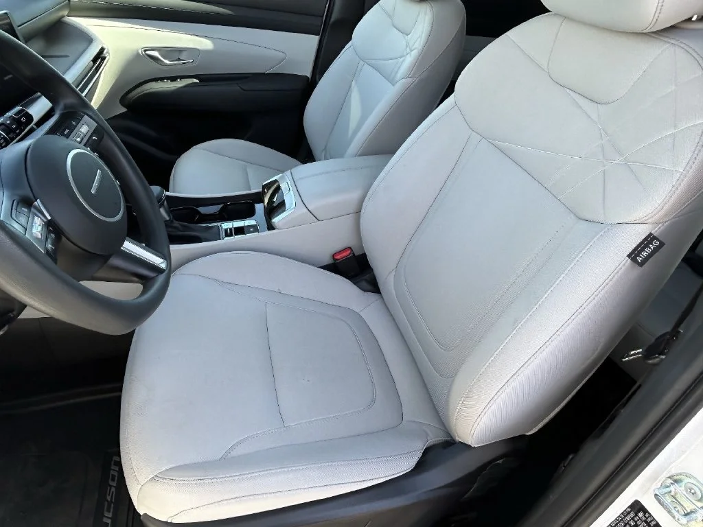 Used 2025 White Pearl Hyundai SEL image 18