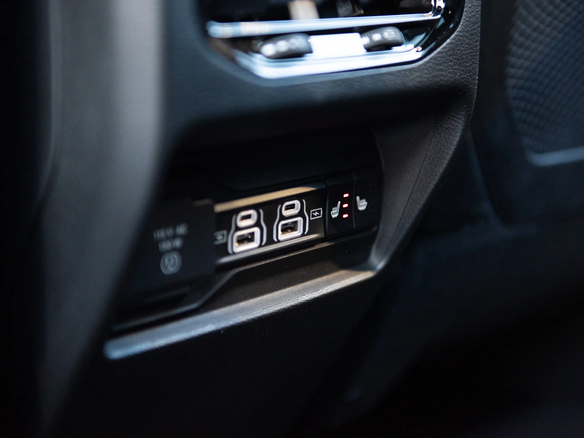 New 2025 White Jeep Limited* image 22
