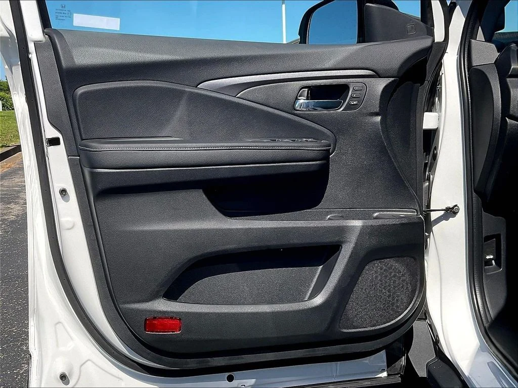 New 2026 Platinum White Pearl Honda RTL image 27