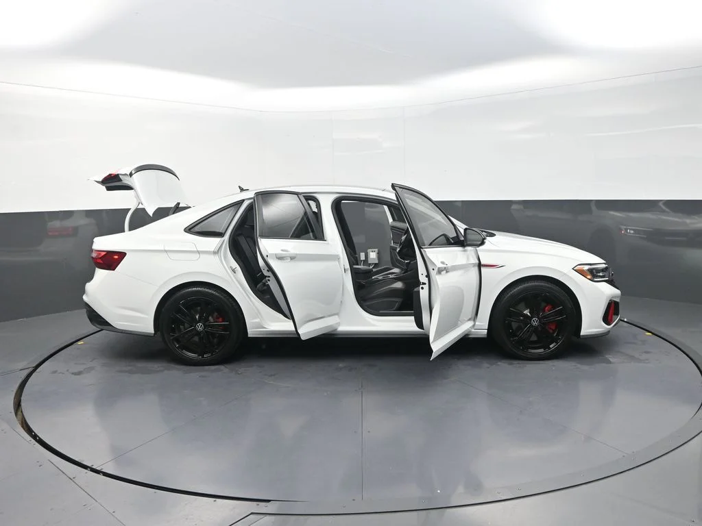 Used 2022  Volkswagen 2.0T Autobahn image 39