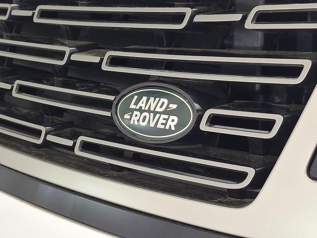 New 2026 Fuji White Land Rover SE image 22