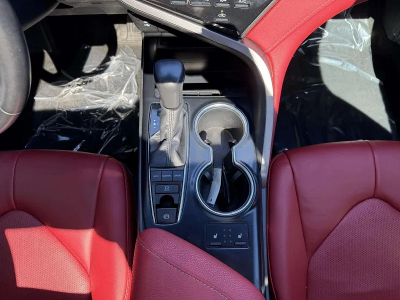 Used 2019  Toyota XSE image 15