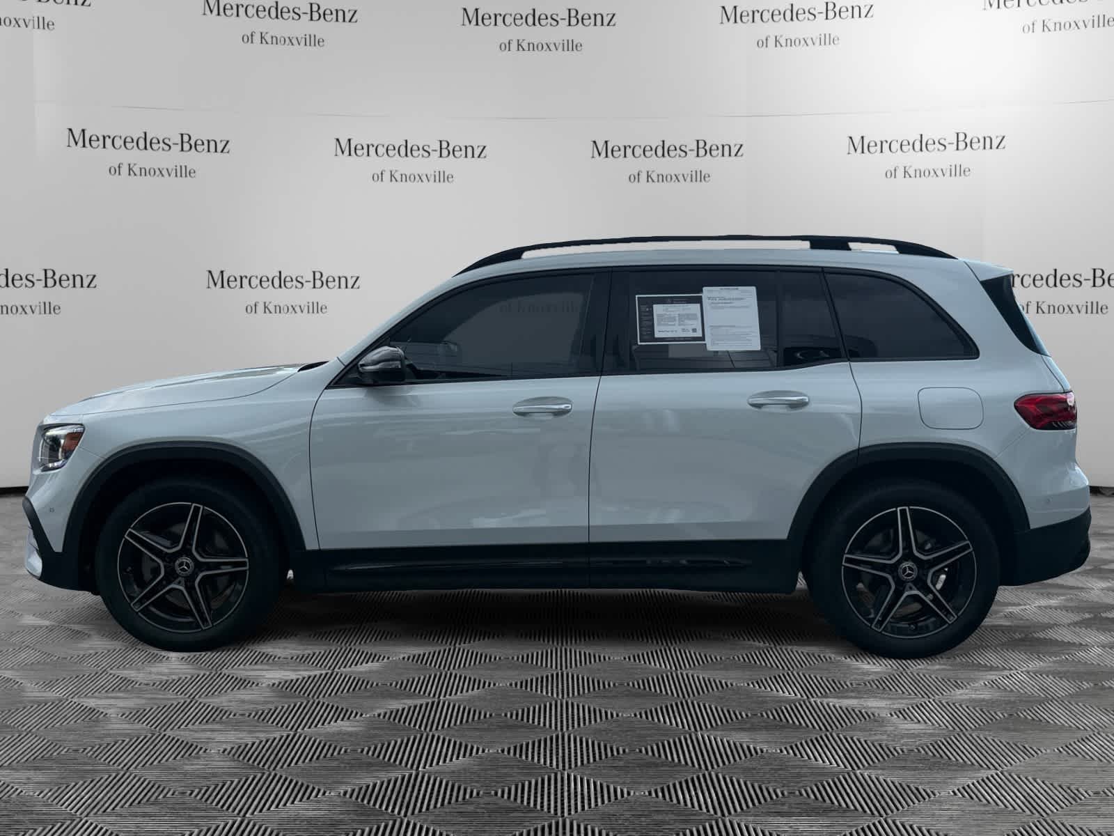 Certified Used 2022 Digital White Metallic Mercedes-Benz GLB 250 image 8