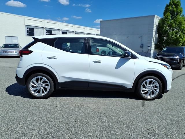 New 2027 Summit White Chevrolet LT image 30
