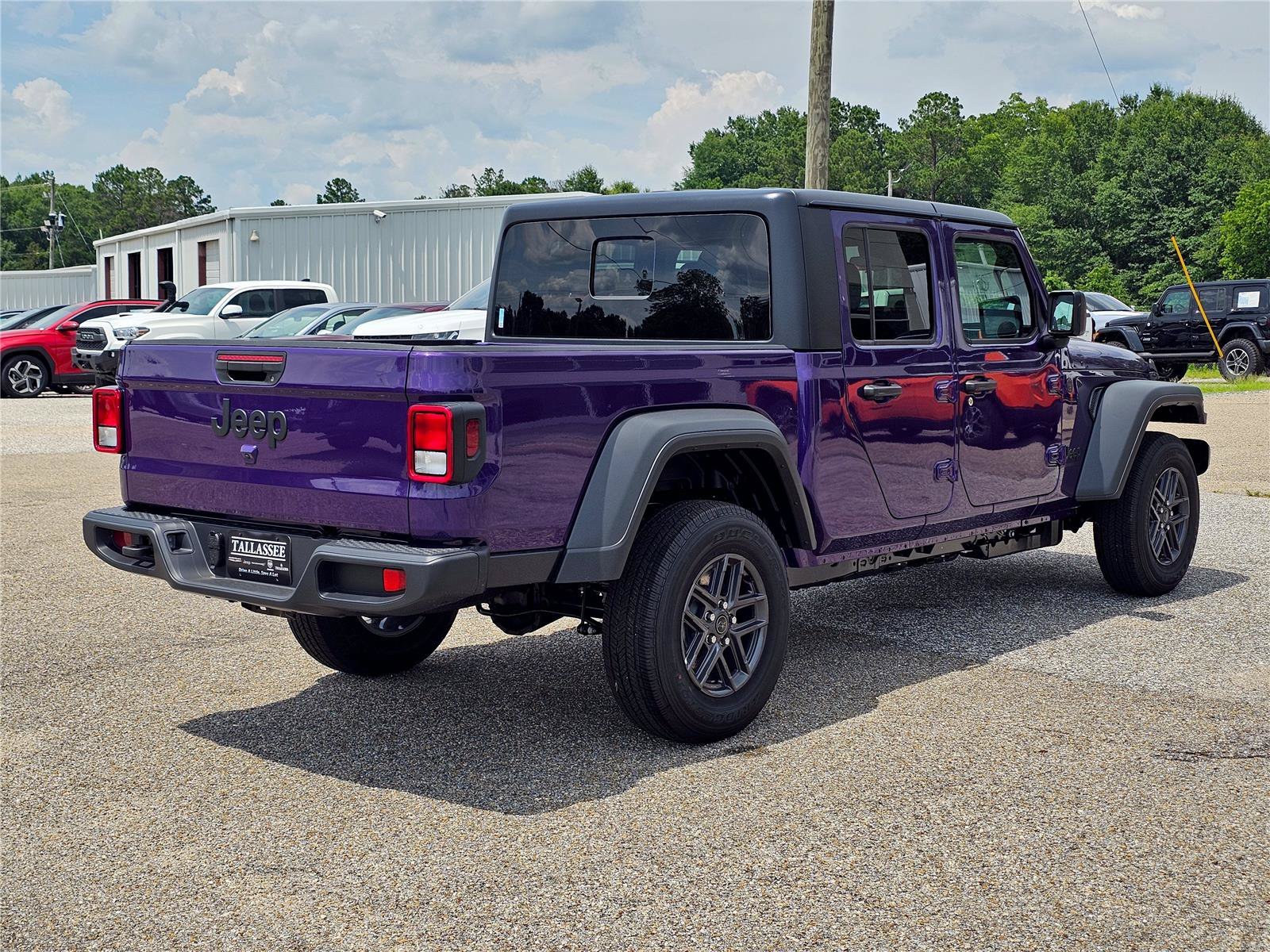 New 2026 Reign Jeep Sport S image 9