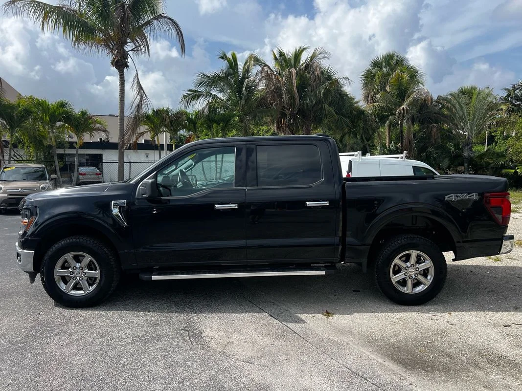 Used 2025  Ford XLT image 3