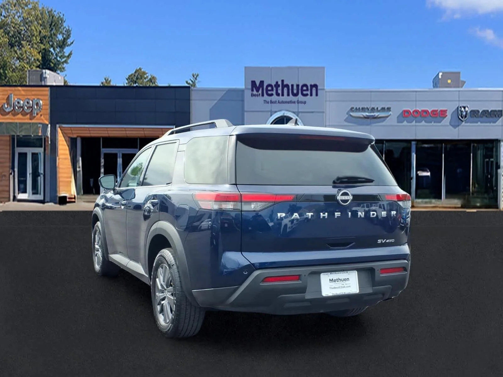 Used 2024 Deep Ocean Blue Pearl Nissan SV image 5