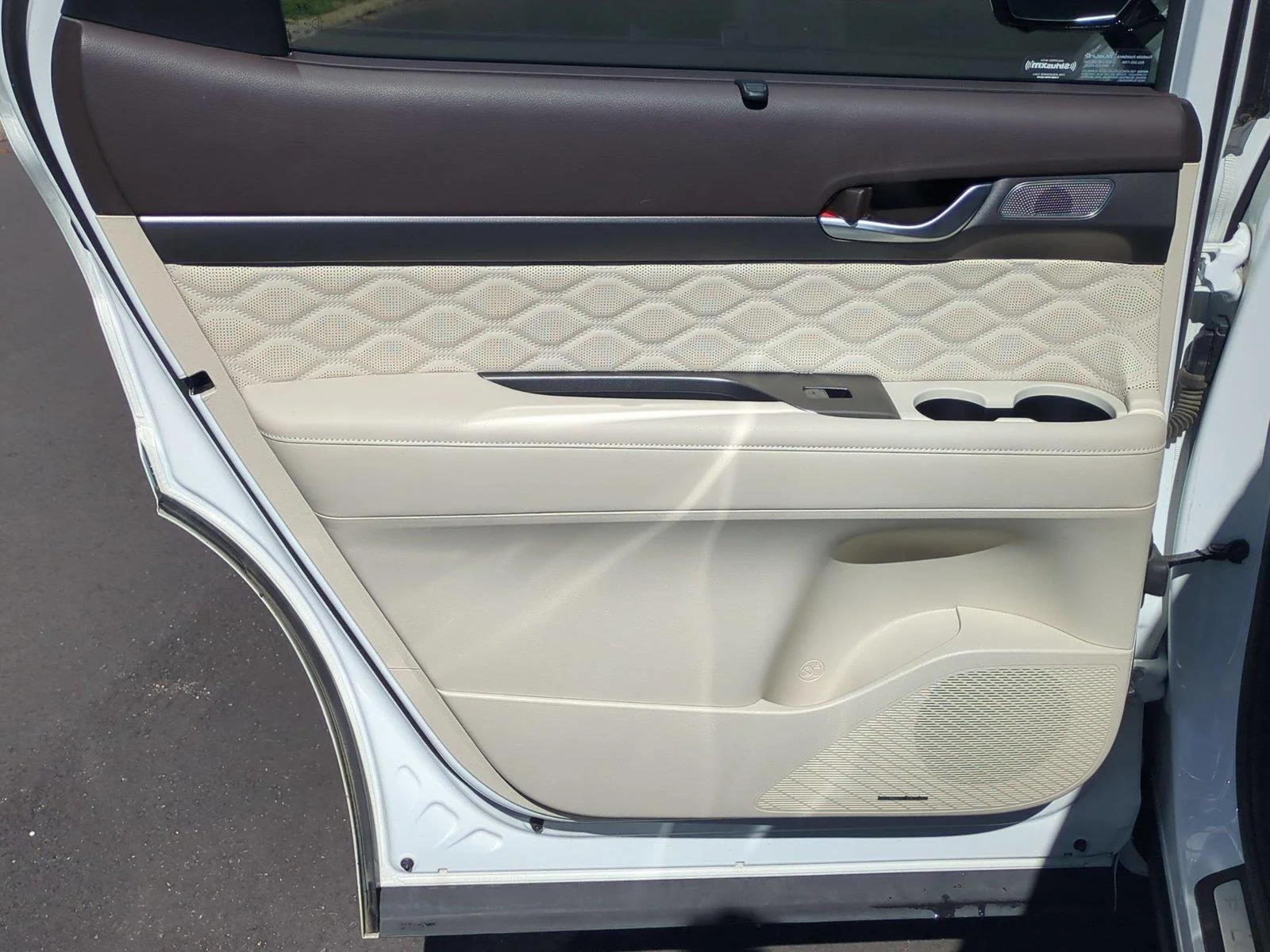 Used 2020 Hyper White Hyundai Limited image 32