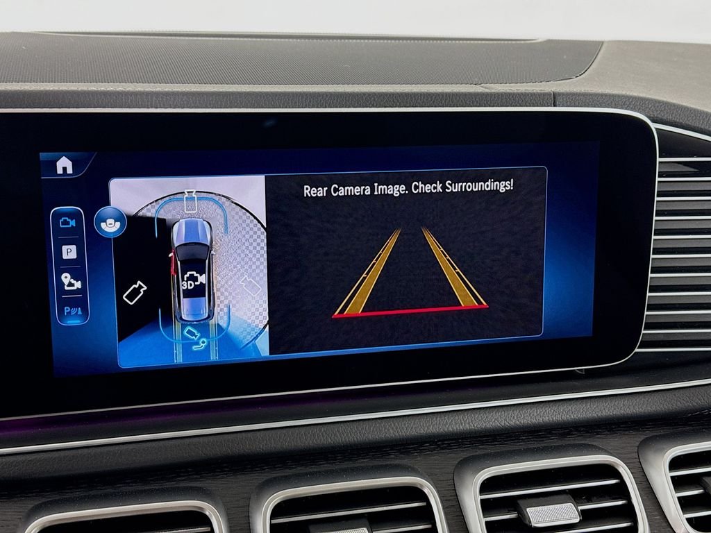 New 2026 MANUFAKTUR Moonlight White Metallic Mercedes-Benz GLS 580 image 15
