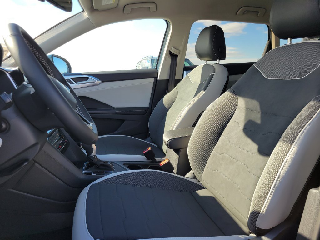 New 2027 Gray Volkswagen 1.5T SE image 11