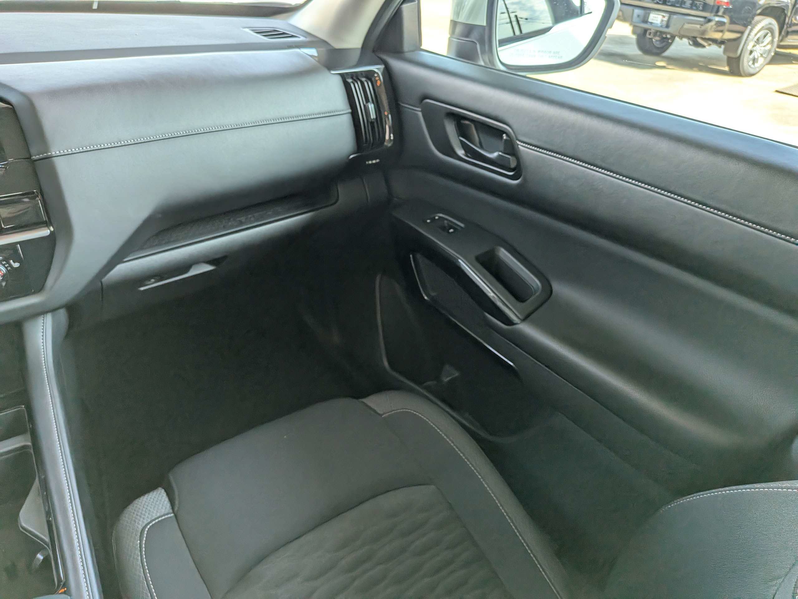 Used 2024 White Nissan SV image 13