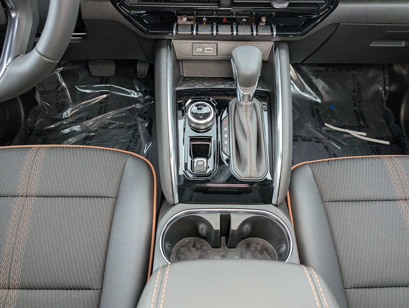 2026 GMC Canyon AT4 - Photo 13