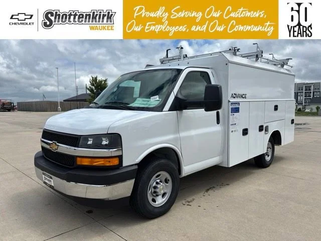 New 2026 Summit White Chevrolet 1WT image 1