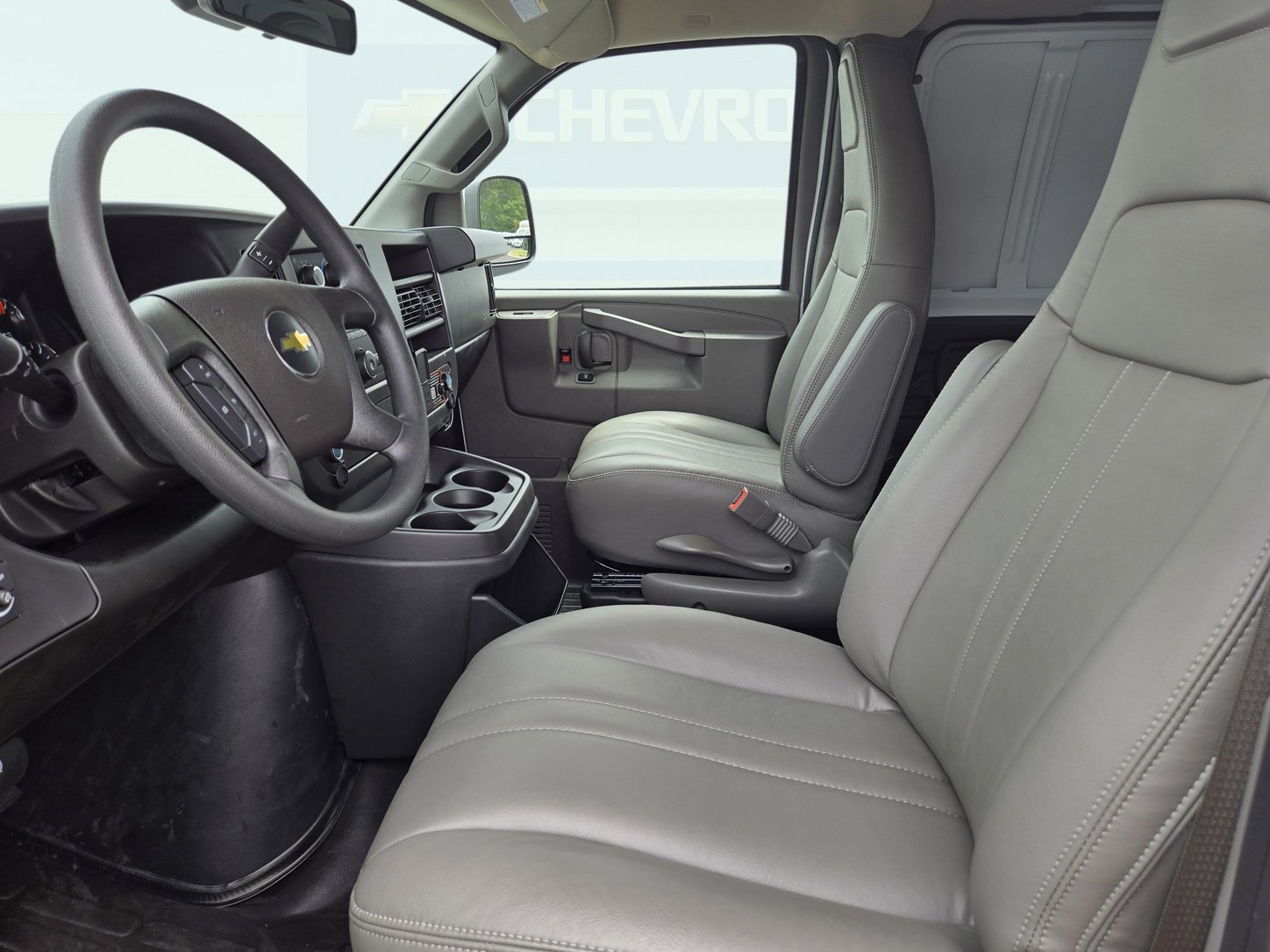 2026 Chevrolet Express Cargo Work Van - Photo 13