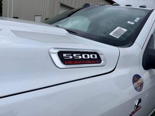 New 2026 Bright White Clear-Coat Exterior Paint RAM Tradesman image 4