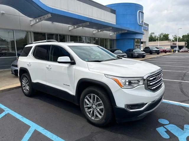 Used 2018 White Frost Tricoat GMC SLE-2 image 3