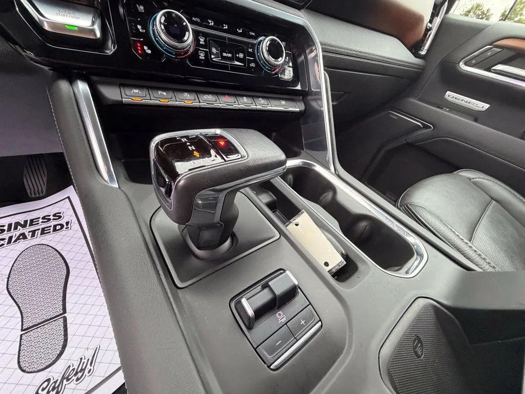 Used 2022 ONYX BLACK GMC Denali image 27