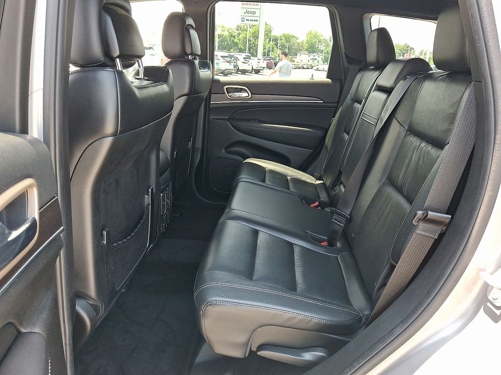 Used 2015 Silver Jeep Limited image 11
