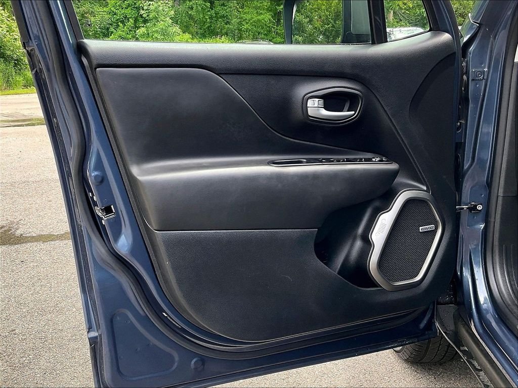 Used 2020 Blue Jeep Limited image 9