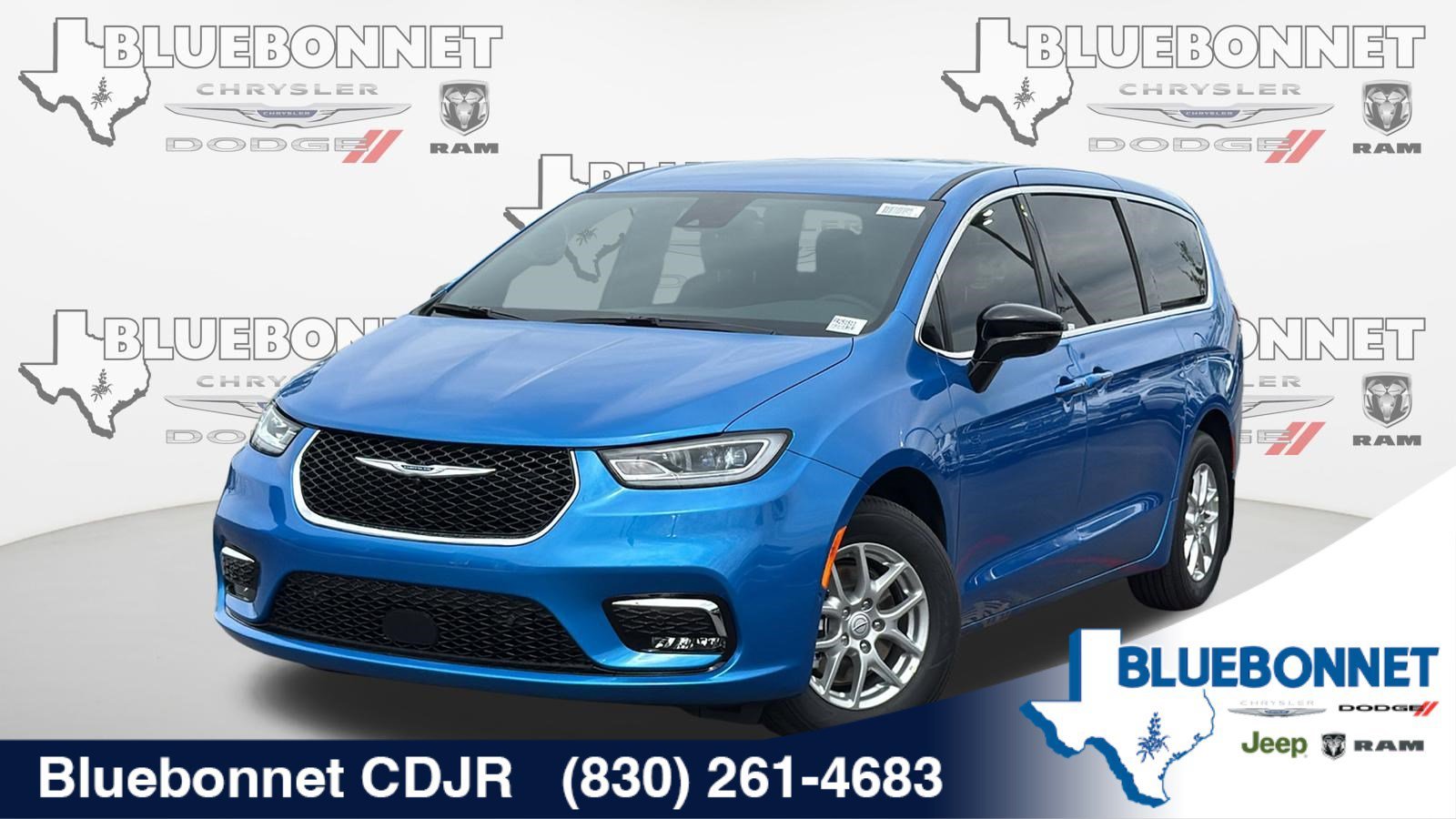 2026 Chrysler Pacifica Select's photo