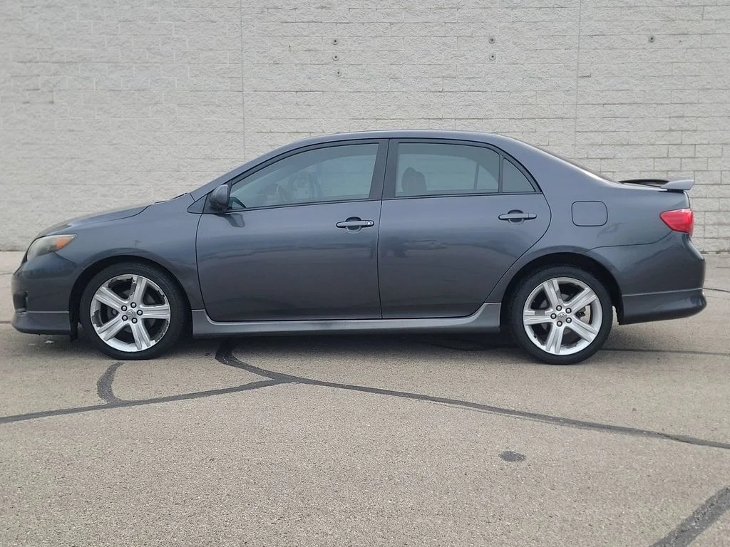Used 2009 Gray Toyota XRS image 11