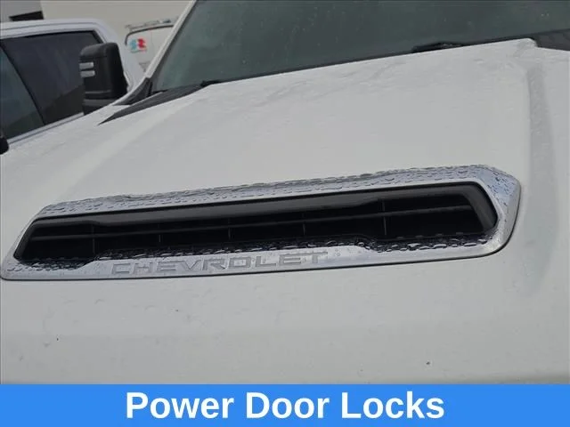 Used 2024 White Chevrolet LT image 27