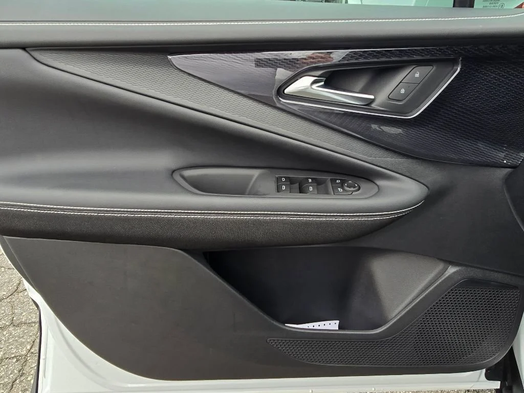 2025 Chevrolet Blazer EV LT - Photo 8