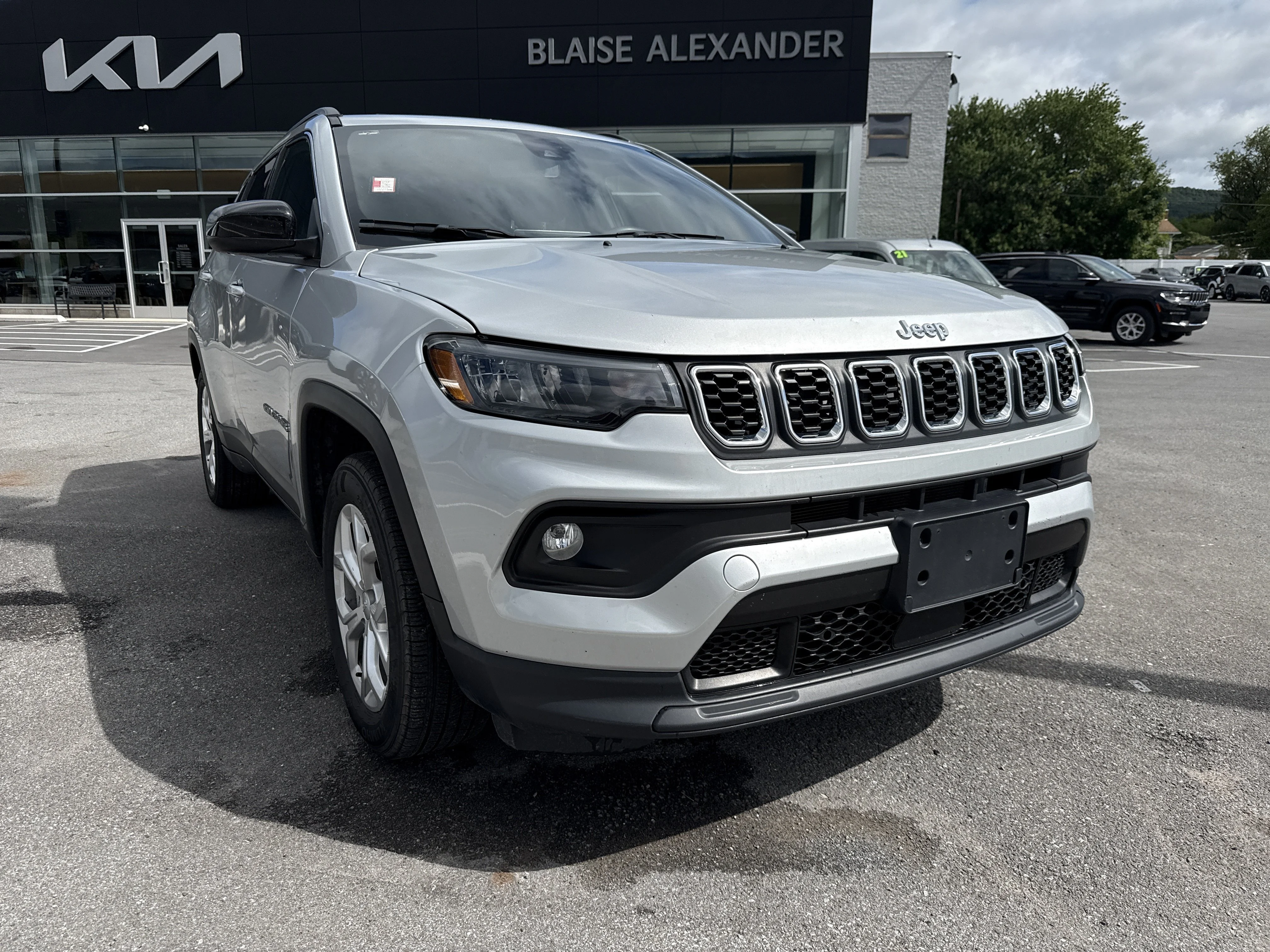 Used 2024 Silver Zynith Metallic Clearcoat Jeep Latitude image 1