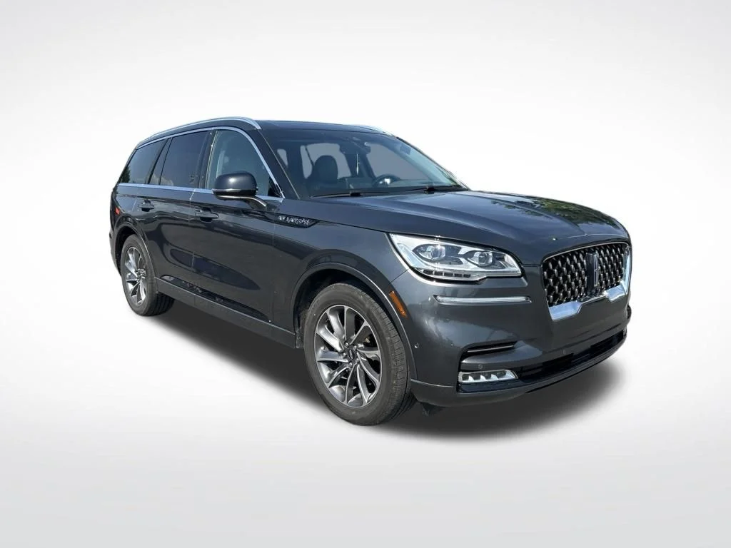Used 2020 Gray Lincoln Grand Touring image 2