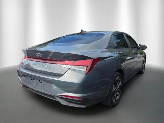 Used 2023 Gray Hyundai SEL image 4